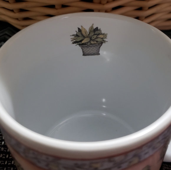 Beautiful Susan Winget Topiary Mug - Picture 5 of 5